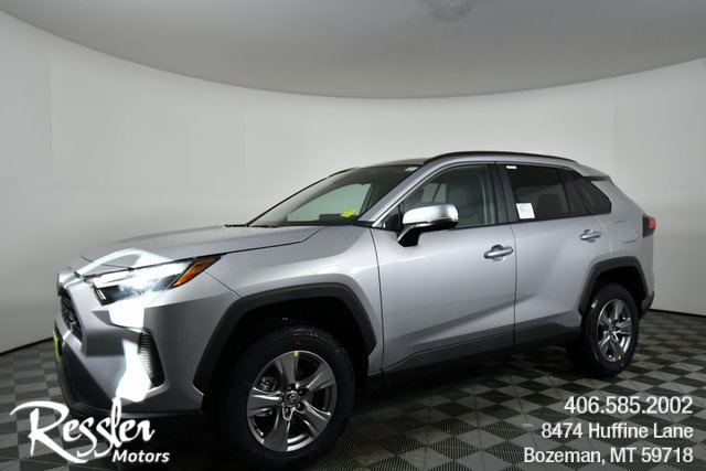2025 Toyota RAV4 XLE's photo