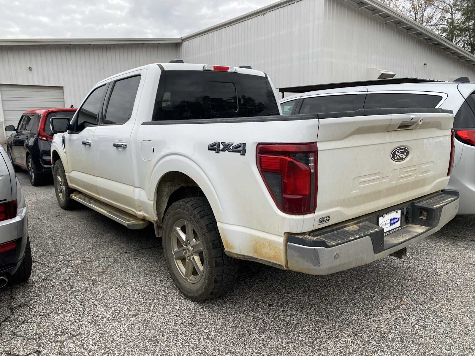2024 Ford F-150 XLT photo 2