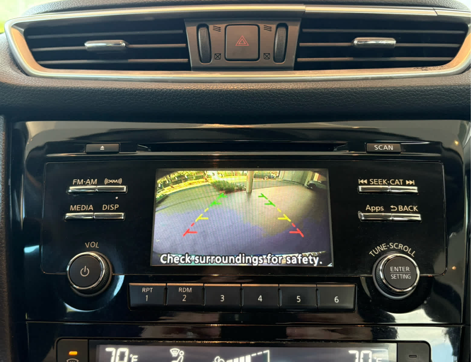 2016 Nissan Rogue SV photo 12