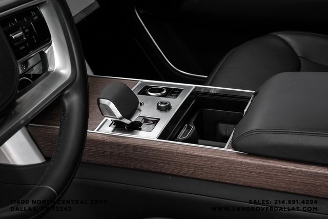 2023 Land Rover Range Rover SE photo 25