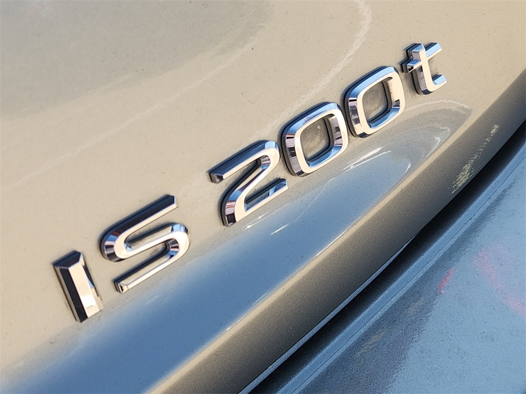 2016 Lexus IS 200t F SPORT photo 11