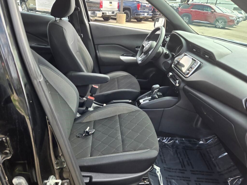 2020 Nissan Kicks SV photo 4