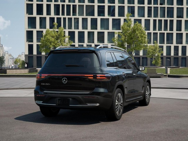 2025 Mercedes Benz EQB photo 22