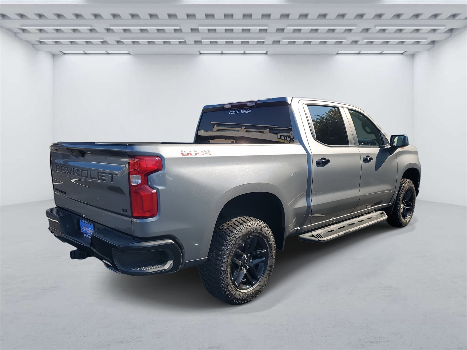2021 Chevrolet Silverado 1500 LT Trail Boss photo 2
