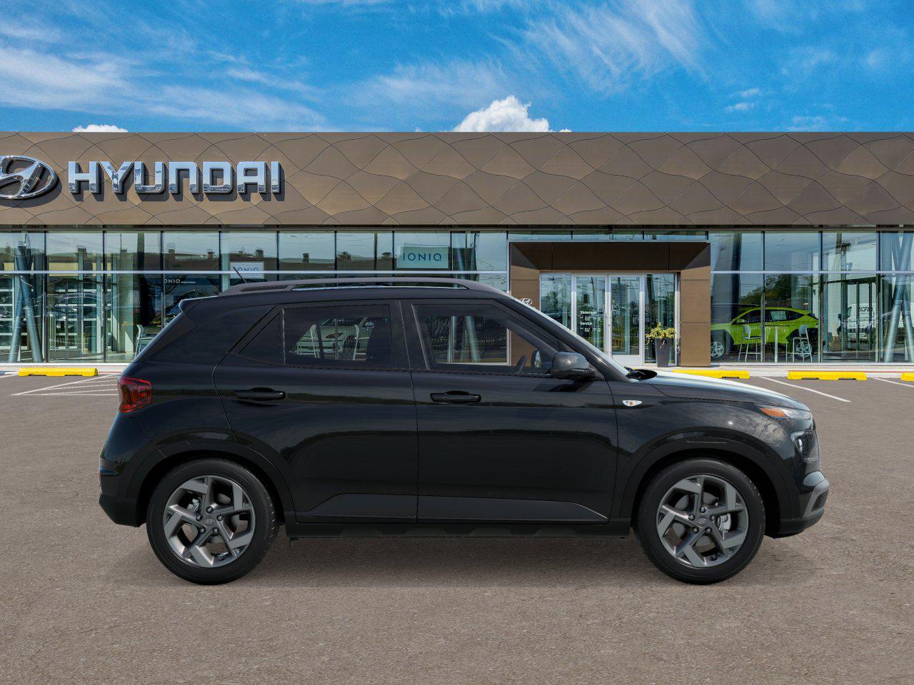 2025 Hyundai Venue SEL photo 19