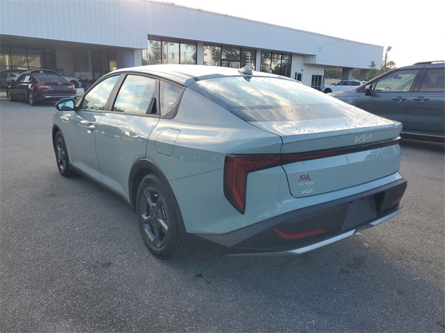 2025 Kia K4 LXS photo 3
