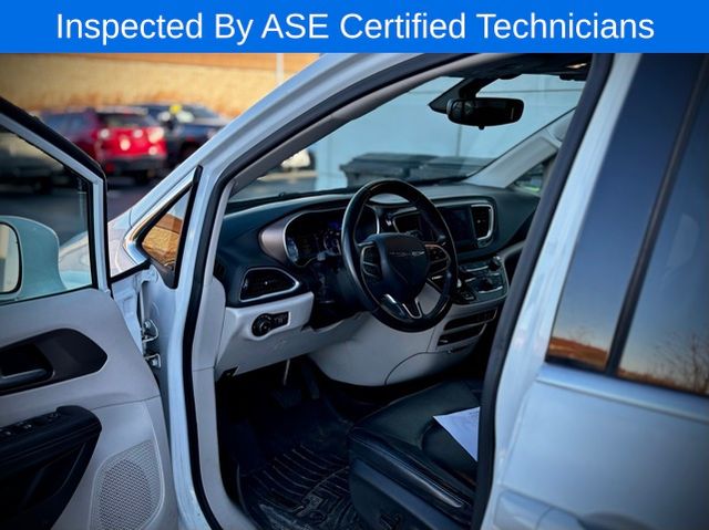 2018 Chrysler Pacifica Touring L photo 4