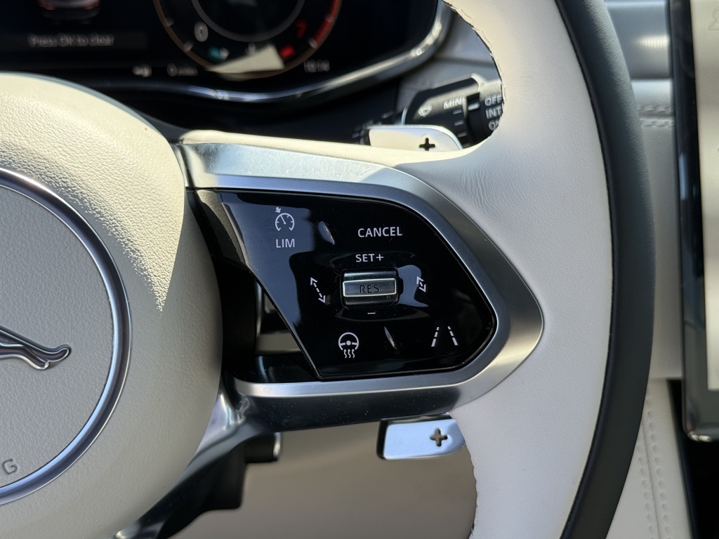 2026 Jaguar F-PACE P400 R-Dynamic S photo 15