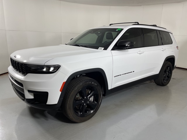 2023 Jeep Grand Cherokee Laredo Altitude photo 4