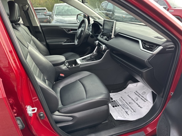 2022 Toyota RAV4 XLE Premium photo 4