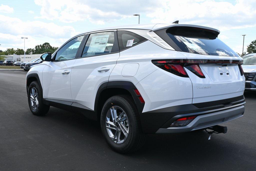 2025 Hyundai Tucson SE photo 3