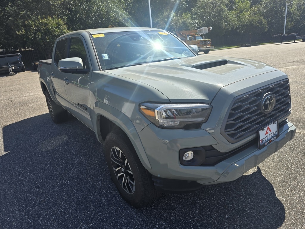 2022 Toyota Tacoma TRD Sport photo 3