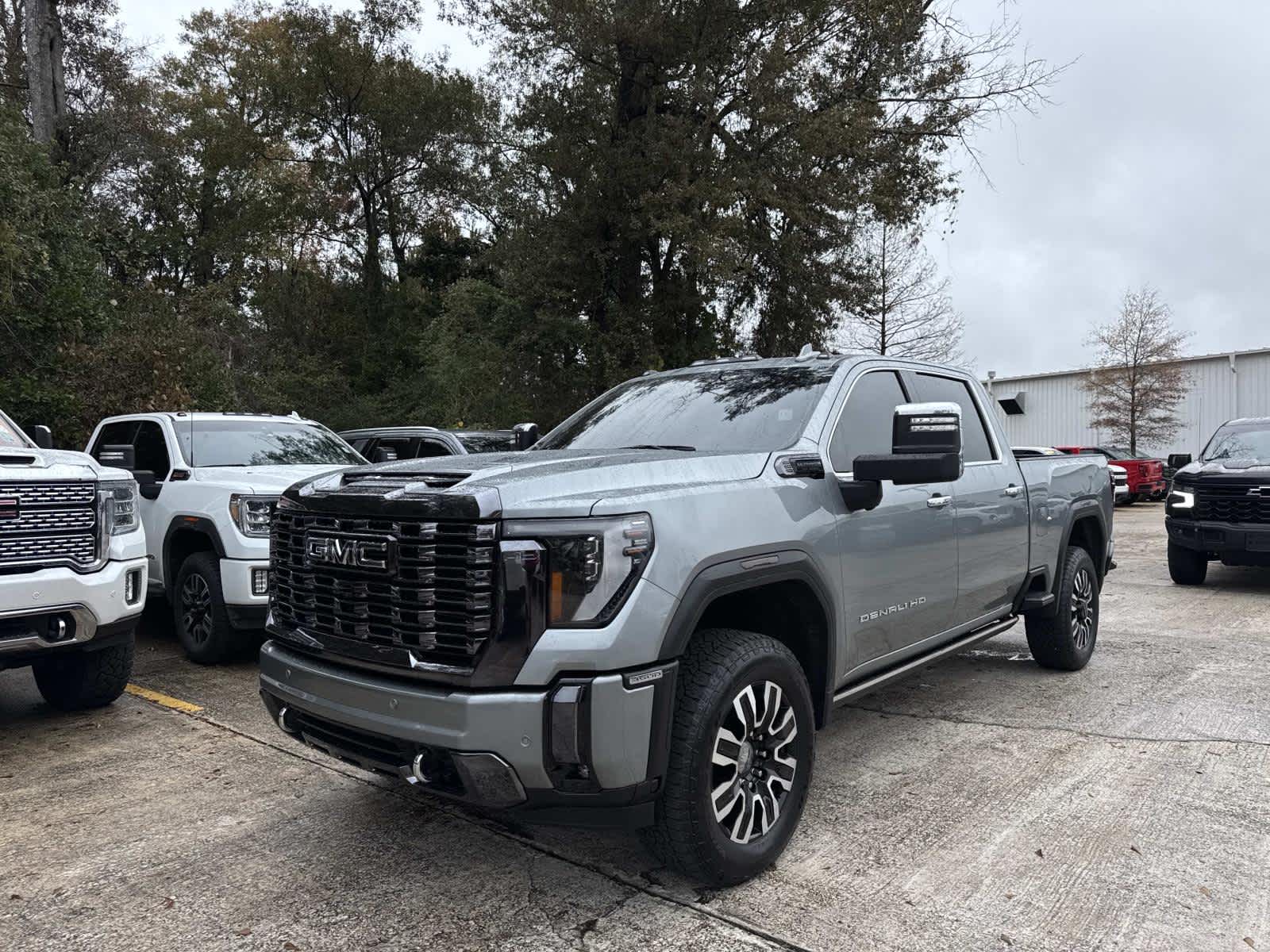 2024 GMC Sierra 3500HD Denali Ultimate's photo