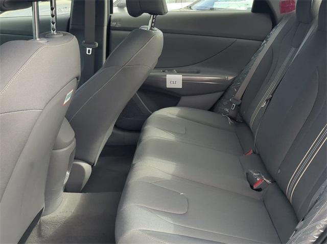2025 Hyundai Elantra SEL Sport photo 12