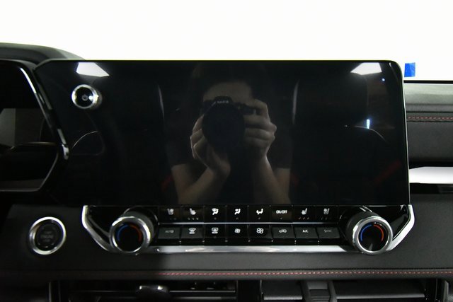 2026 Chevrolet Colorado Z71 photo 3