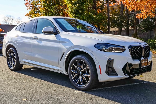 2023 BMW X4 30i's photo