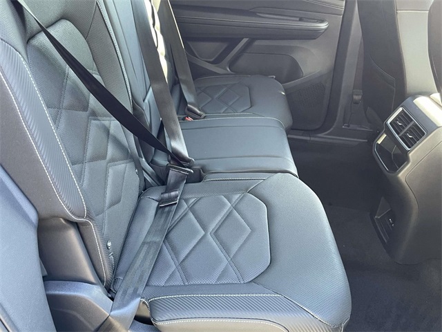 2026 Volkswagen Atlas Cross Sport SE photo 14