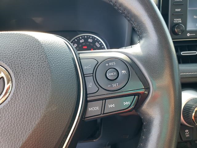 2022 Toyota RAV4 Hybrid XLE Premium photo 17