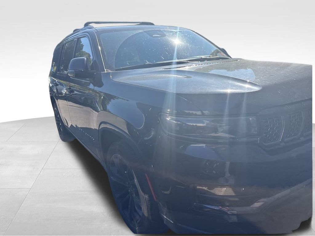 2022 Jeep Grand Wagoneer II photo 2