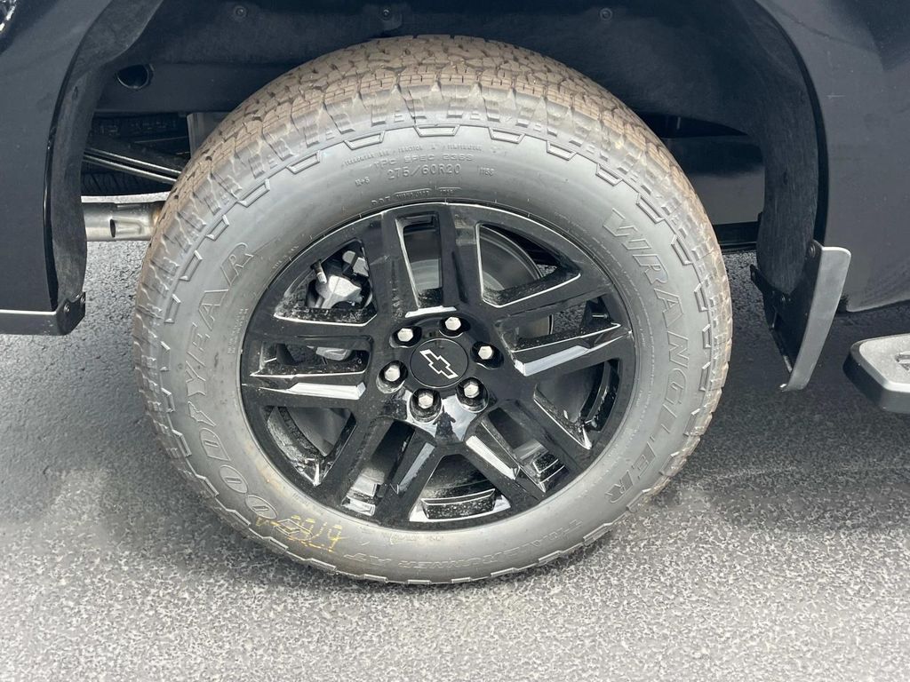2026 Chevrolet Silverado 1500 RST photo 9