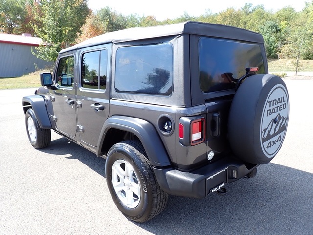 2022 Jeep Wrangler Unlimited Sport S photo 3