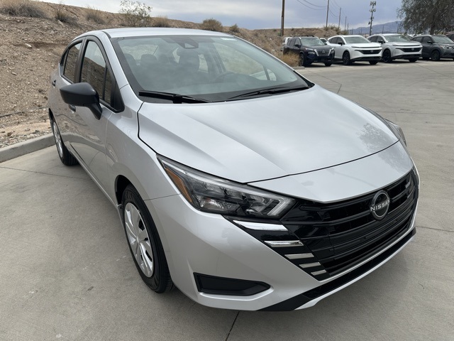 2025 Nissan Versa S photo 3