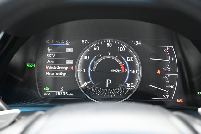 2022 Lexus ES 300h photo 13