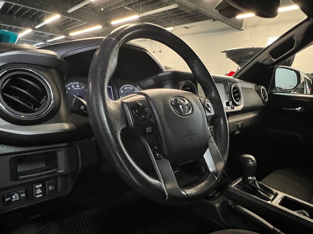 2019 Toyota Tacoma TRD Sport photo 2