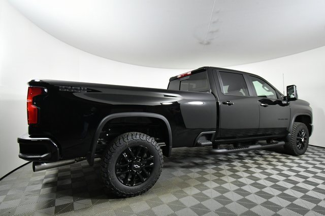 2025 Chevrolet Silverado 3500HD LT photo 9