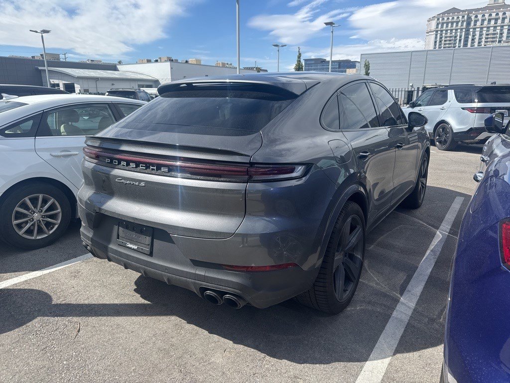 2024 Porsche Cayenne S Coupe photo 3