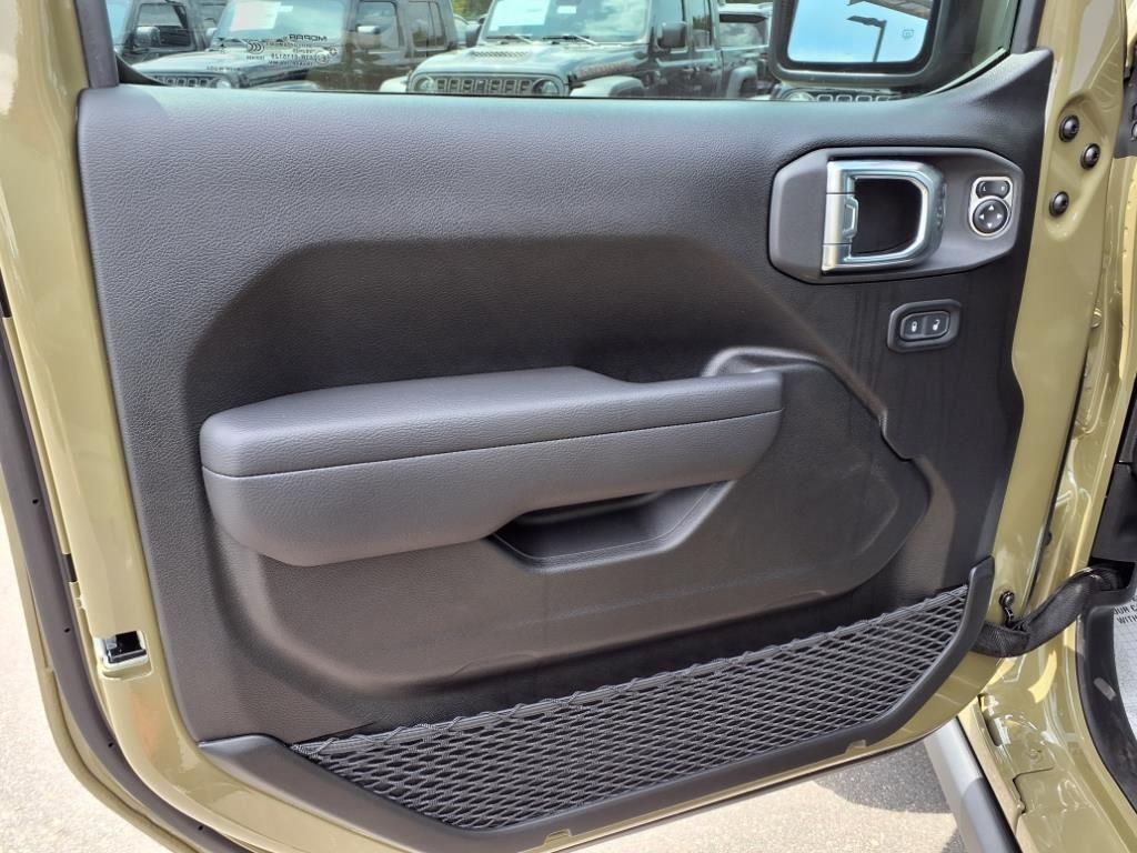 2025 Jeep Wrangler Willys photo 4