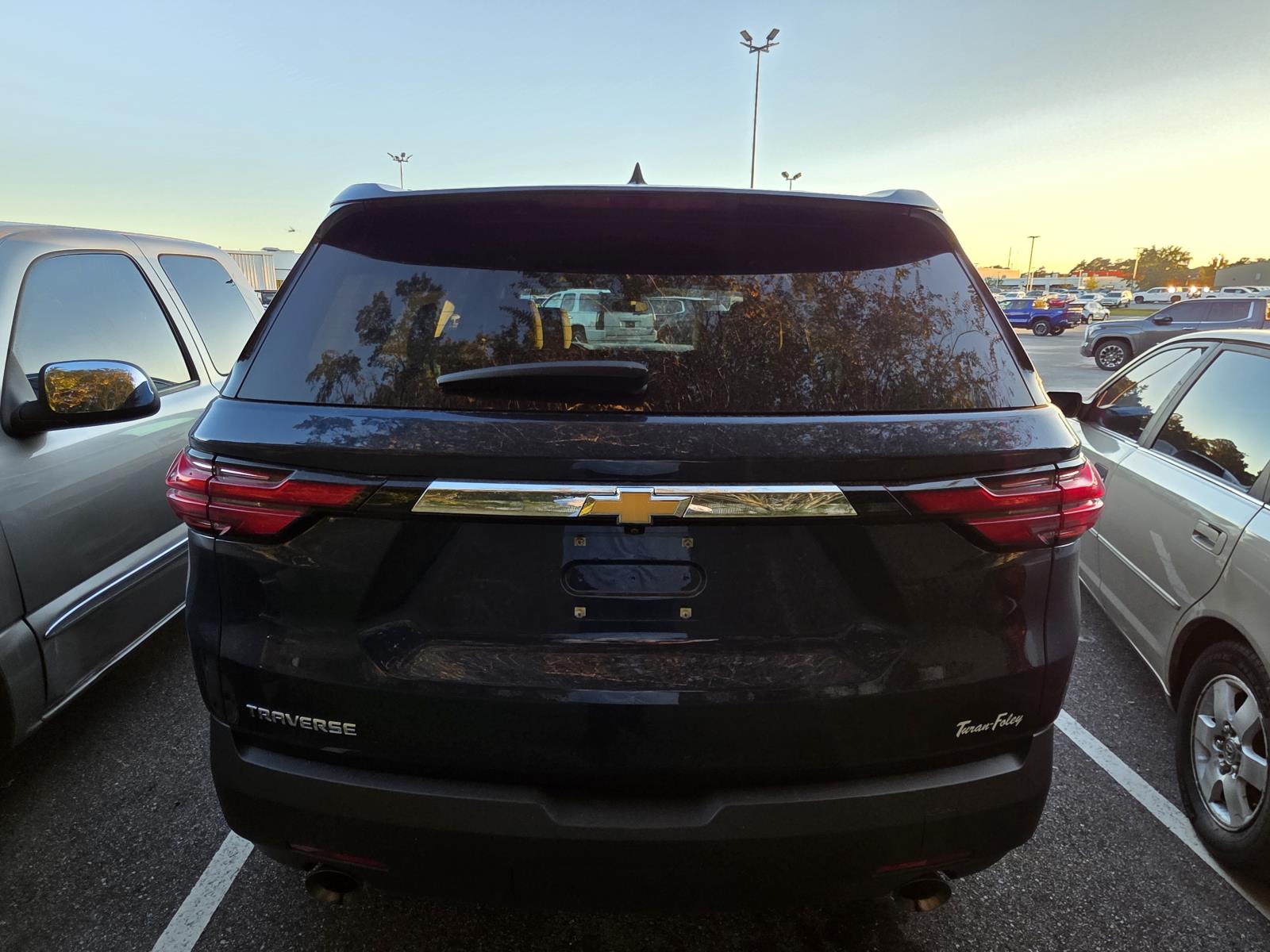 2023 Chevrolet Traverse LS photo 3