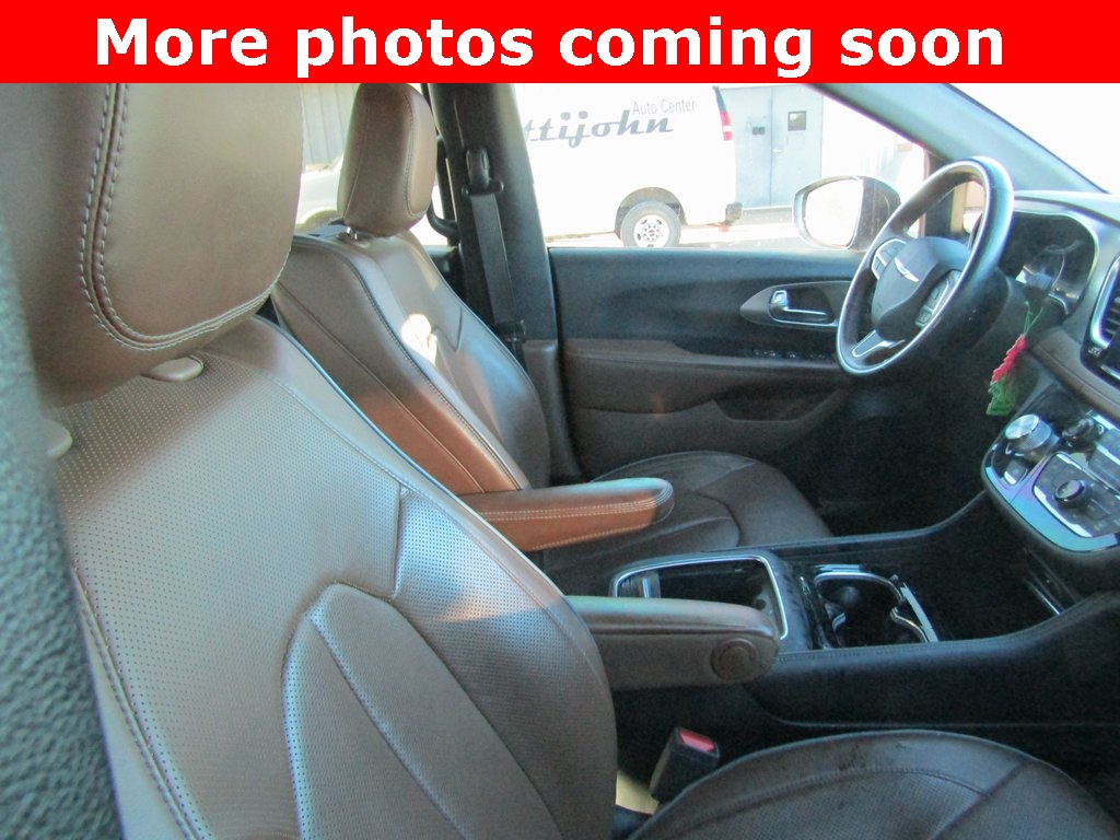 2021 Chrysler Pacifica Limited photo 11