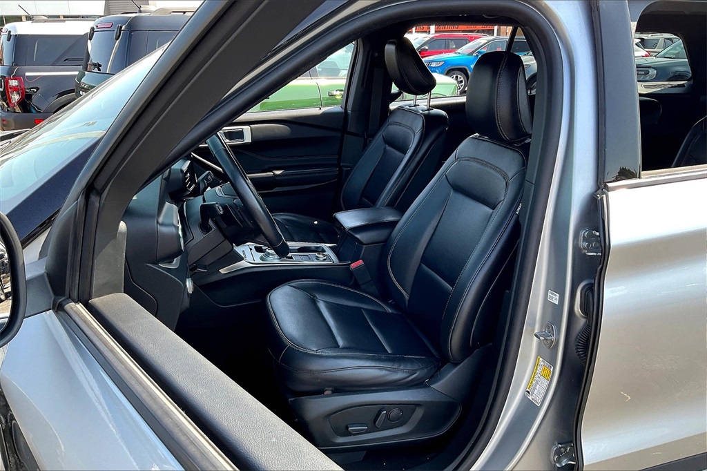2020 Ford Explorer XLT photo 22