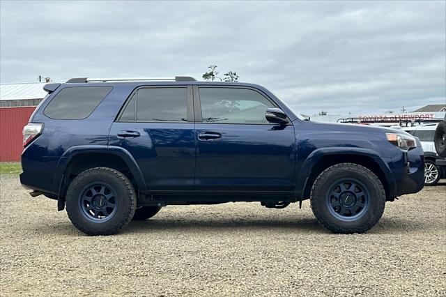 2022 Toyota 4Runner SR5 Premium 4WD photo 2