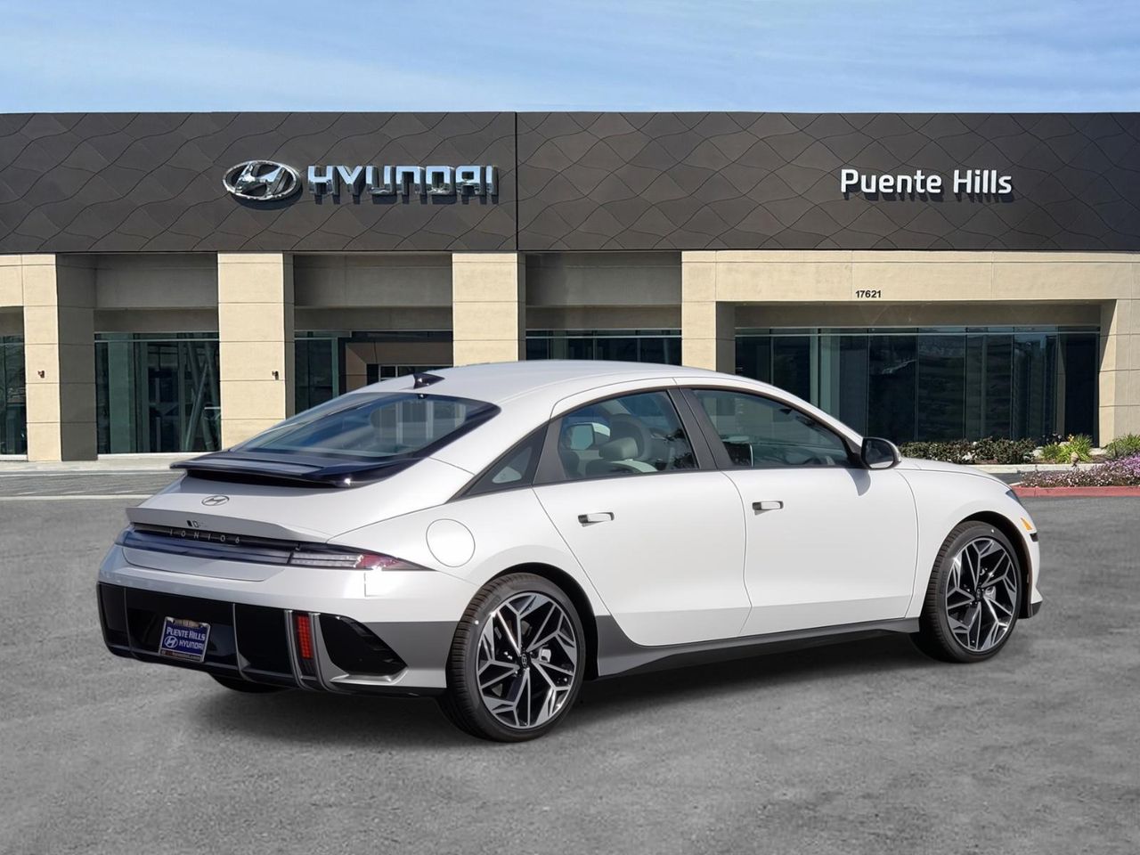 2025 Hyundai Ioniq 6 SEL photo 2