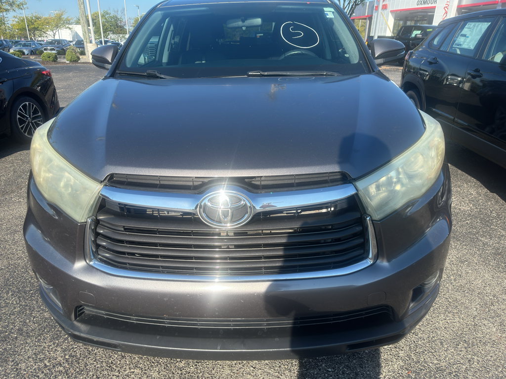 2015 Toyota Highlander LE photo 2