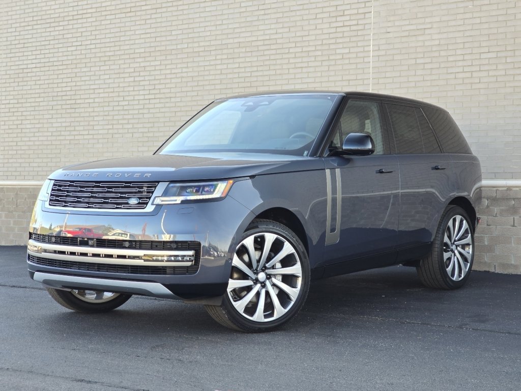 2025 Land Rover Range Rover SE's photo