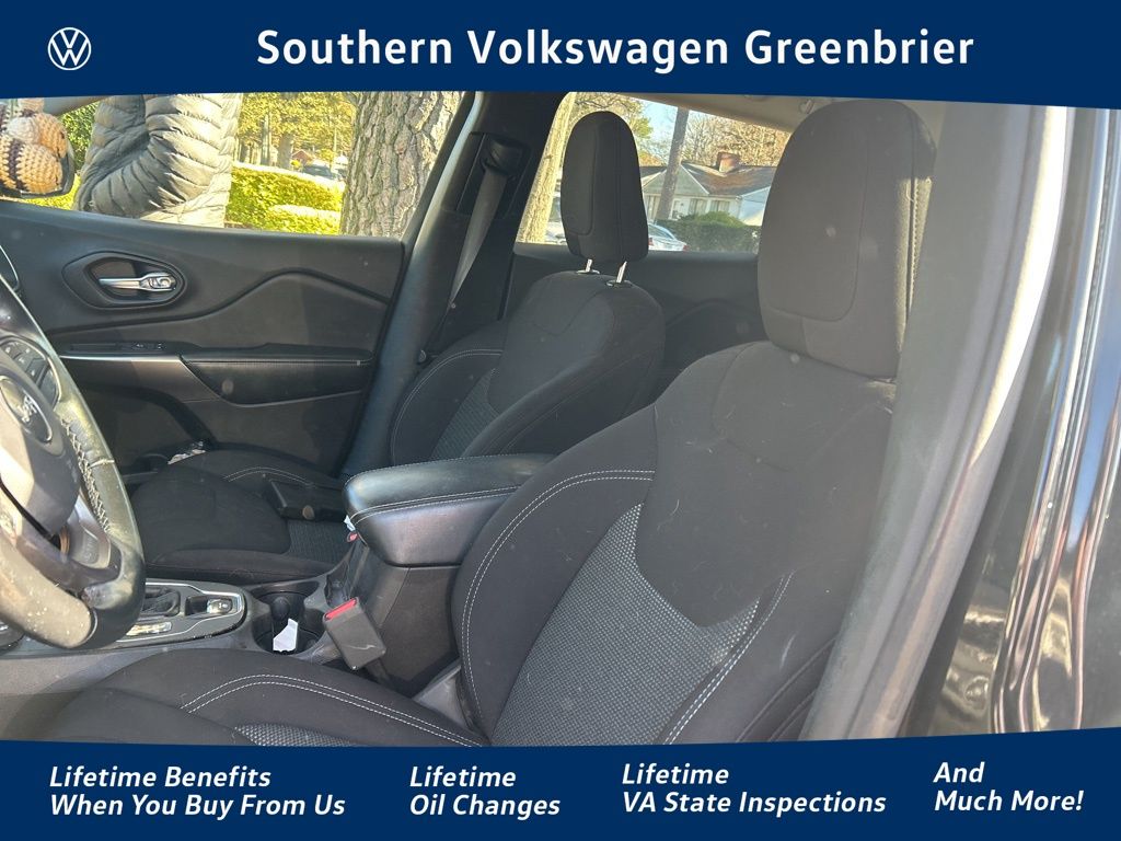 2019 Jeep Cherokee Latitude's photo