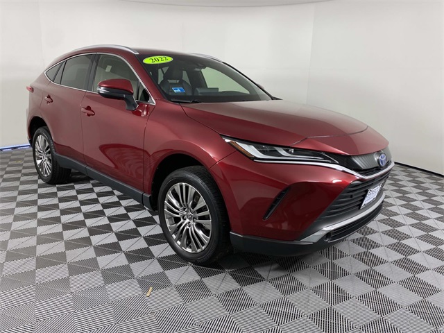 2022 Toyota Venza XLE's photo