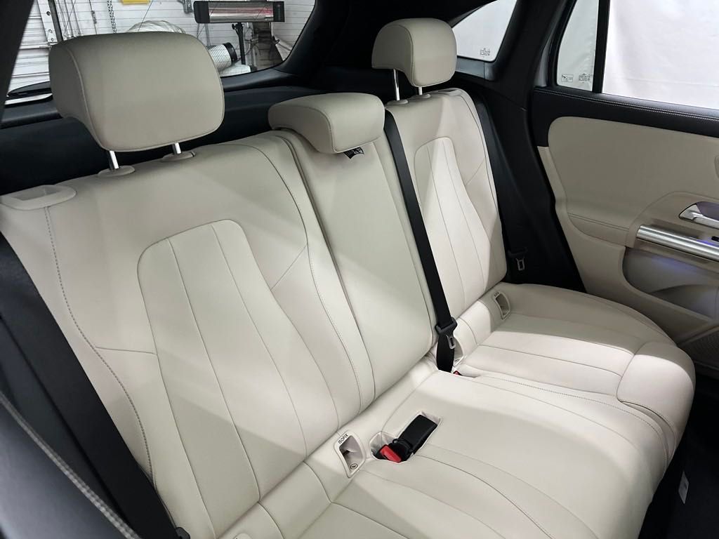 2025 Mercedes Benz GLA 250 photo 19