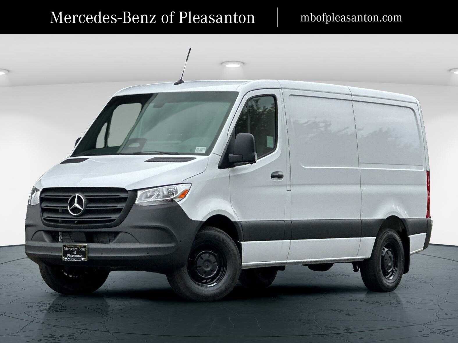 2026 Mercedes-Benz Sprinter Cargo Van Base's photo