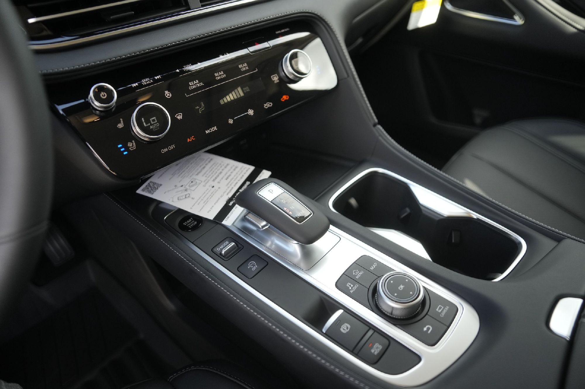 2026 Infiniti QX60 Luxe AWD photo 8