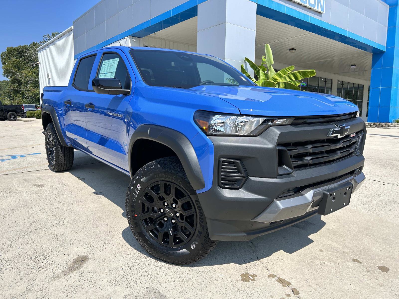 2026 Chevrolet Colorado Trail Boss photo 2