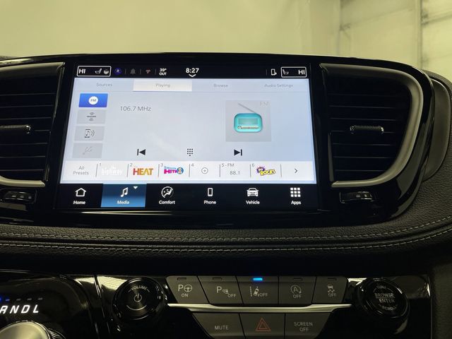 2025 Chrysler Pacifica photo 16