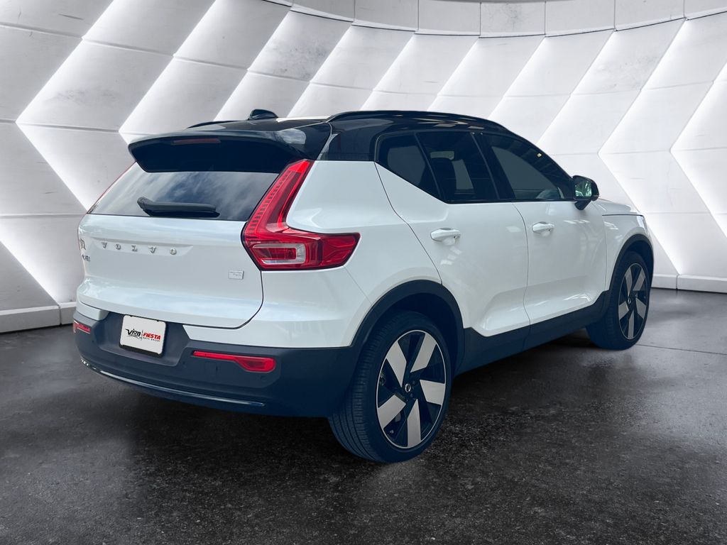 2024 Volvo XC40 Recharge Ultimate photo 4