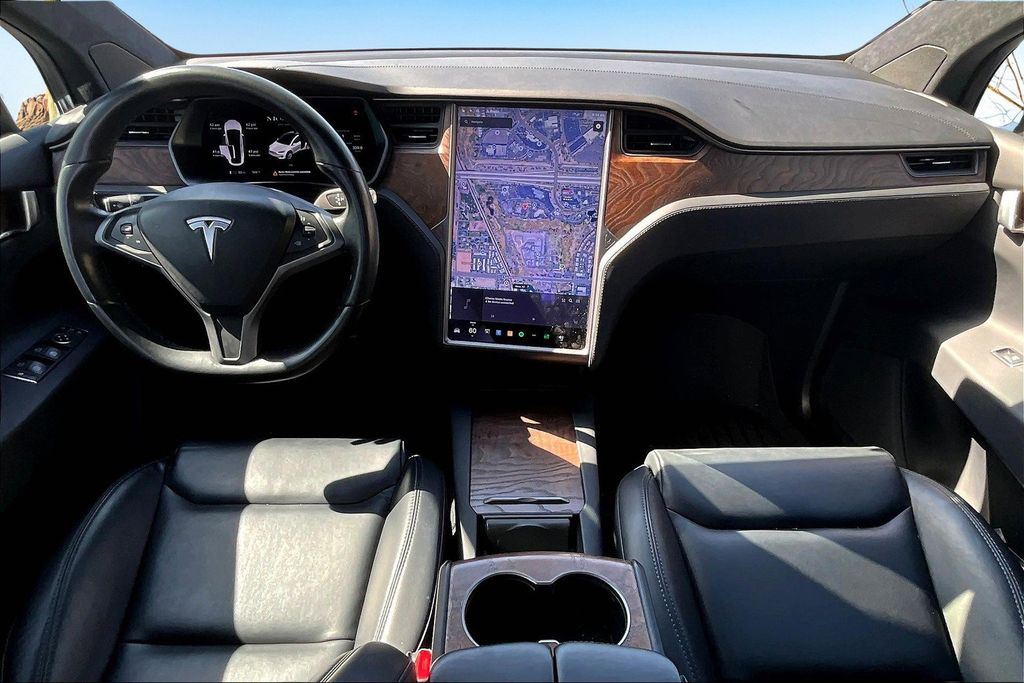 2020 Tesla Model X Long Range photo 15