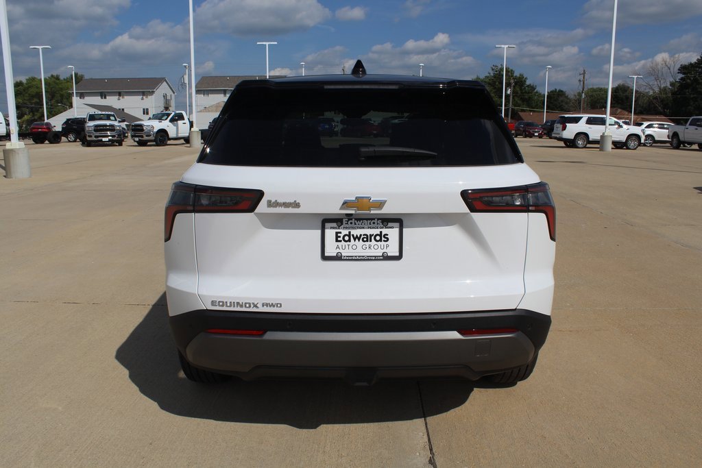 2026 Chevrolet Equinox LT photo 4