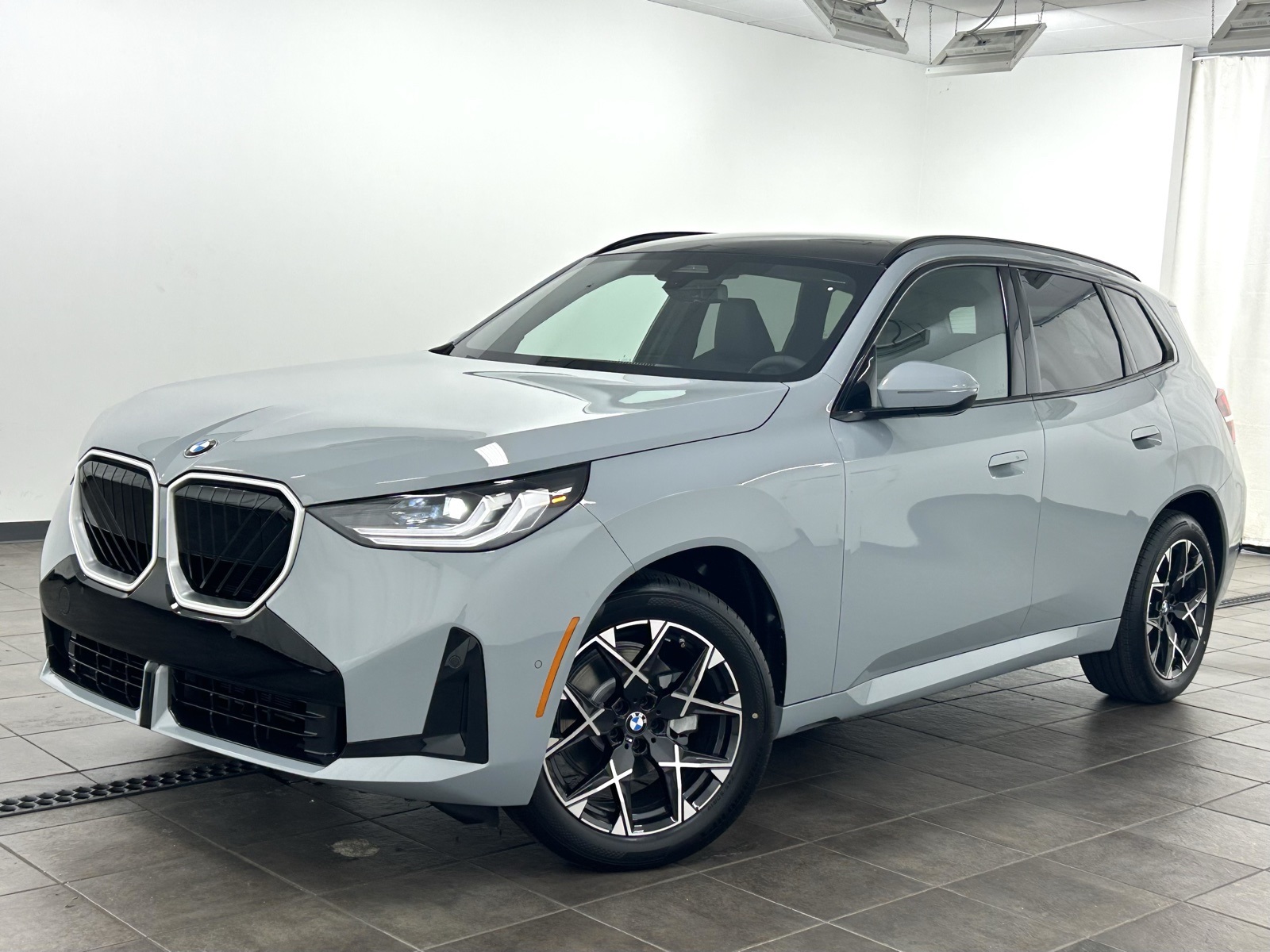 2025 BMW X3 30's photo