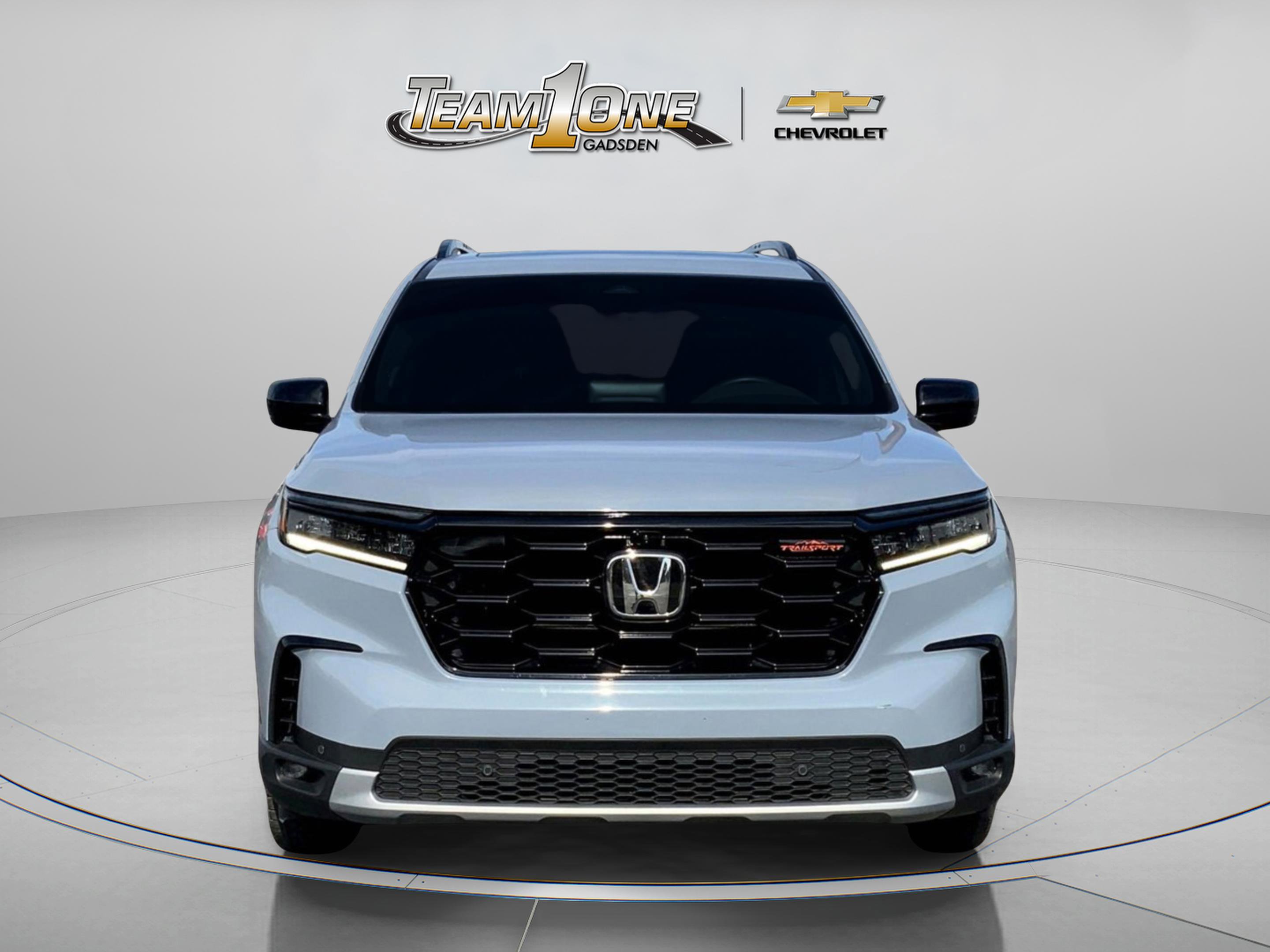 2024 Honda Pilot TrailSport photo 2